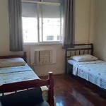 Ap Inteiro Duas Quadras Da Praia De Copacabana