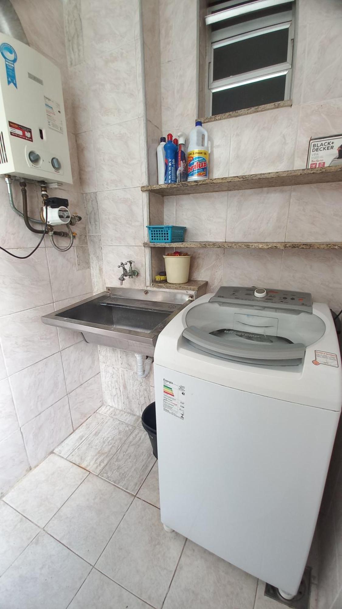 Ap Inteiro Duas Quadras Da Praia De Copacabana Apartamento *