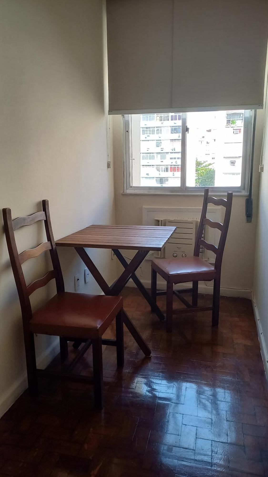 Ap Inteiro Duas Quadras Da Praia De Copacabana Apartamento *